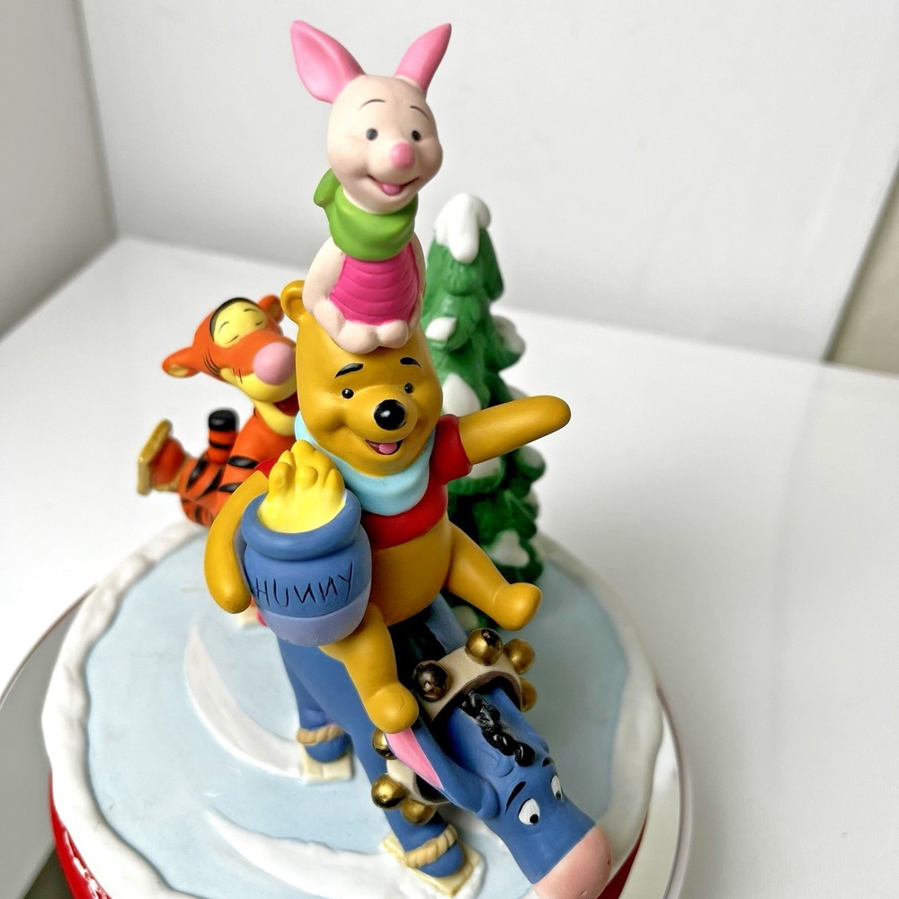 1997 Disney & Grolier CHRISTMAS FIGURINE "Pooh's Skating‎ Party" Limited Edition - Picture 13 of 17